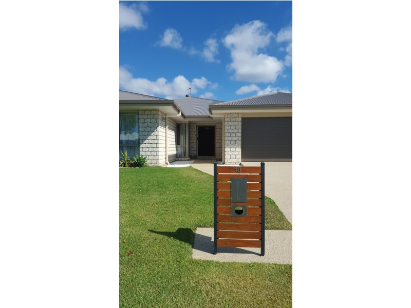 13 Back Hill Place, Coral Cove QLD 4670
