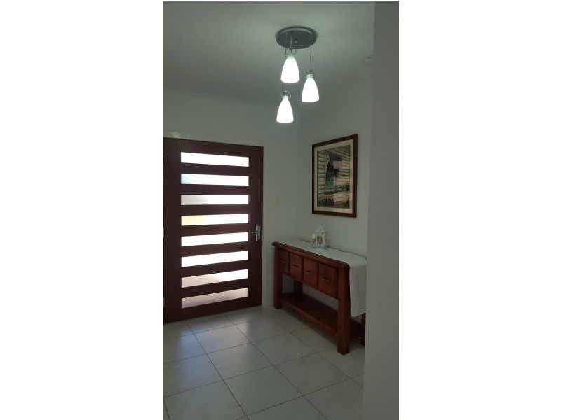 13 Back Hill Place, Coral Cove QLD 4670