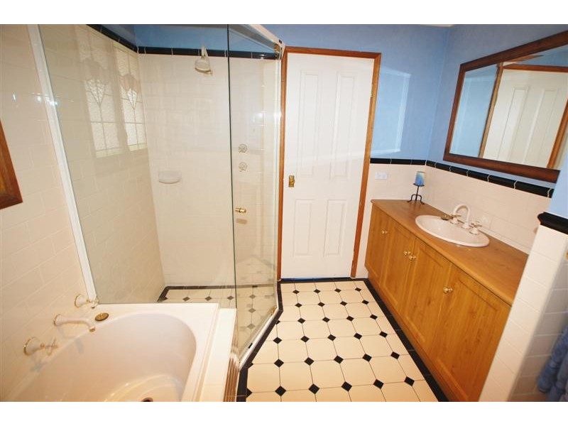 4 Hughes Court, Trott Park SA 5158