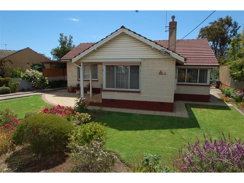 304 Oaklands Road, Park Holme SA 5043