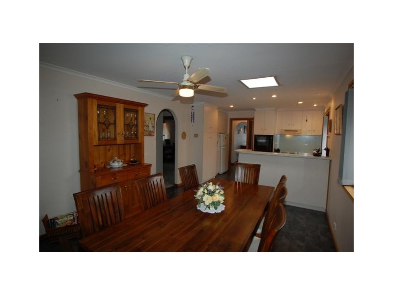 10 Barossa Way, Woodcroft SA 5162