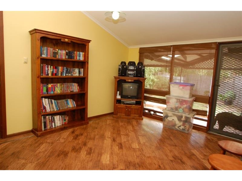 77 Sunnymeade Drive, Aberfoyle Park SA 5159