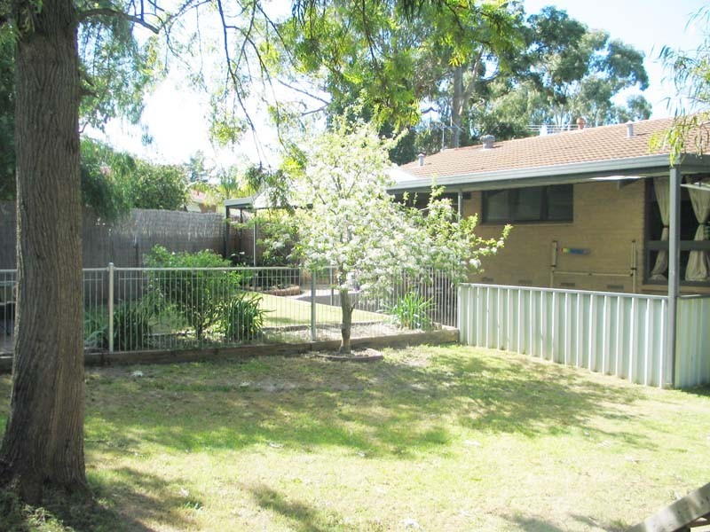 77 Sunnymeade Drive, Aberfoyle Park SA 5159