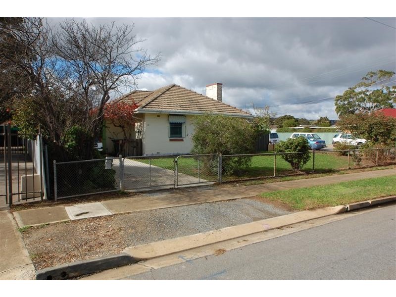 11 Finchley Street, Clovelly Park SA 5042