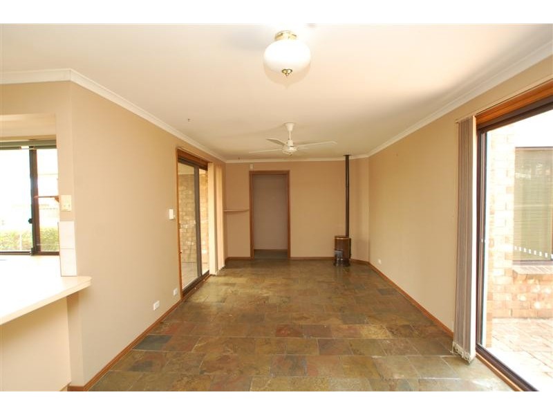 14 St Albans Road, Woodcroft SA 5162