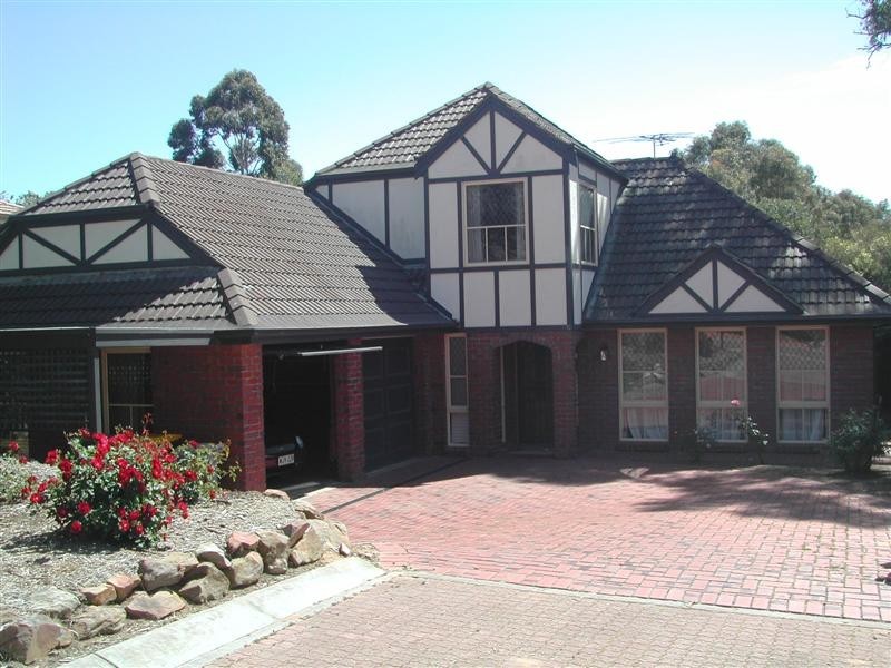 10 Petrel Court, Flagstaff Hill SA 5159