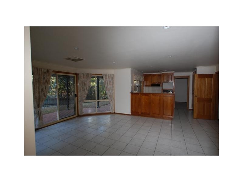 10 Petrel Court, Flagstaff Hill SA 5159