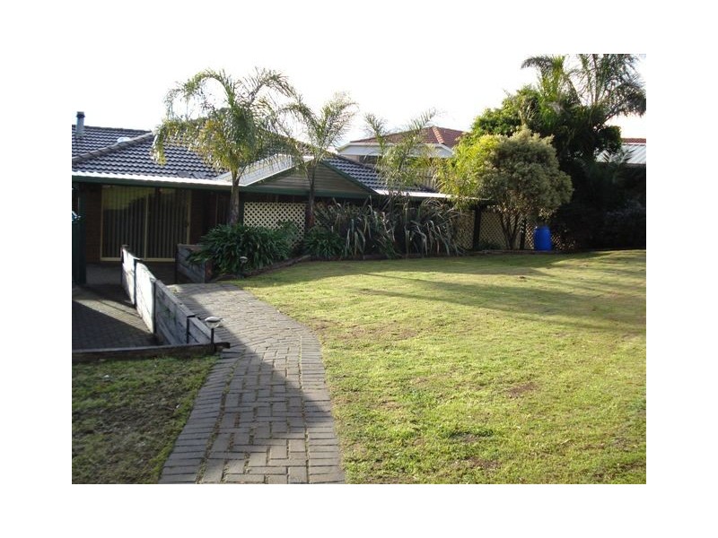 6 Fredrick Drive, Woodcroft SA 5162
