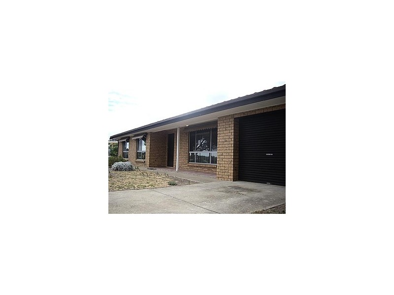 4 Falcon Avenue, Hallett Cove SA 5158