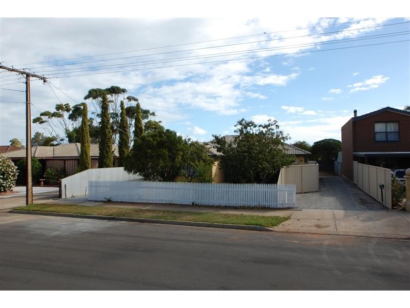 9 Robin Street, Port Noarlunga SA 5167