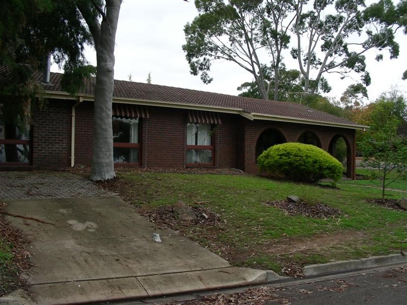 2 Hamilton Crescent, Aberfoyle Park SA 5159