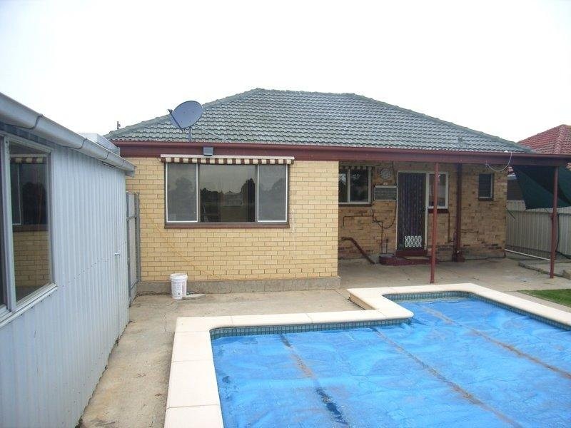 32 Sampson Road, Mitchell Park SA 5043