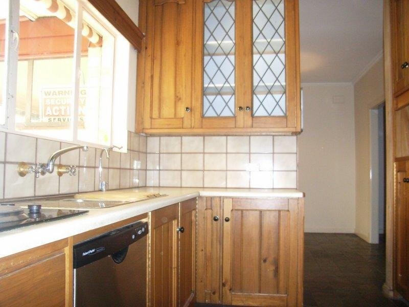 32 Sampson Road, Mitchell Park SA 5043