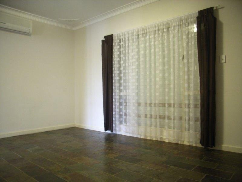 32 Sampson Road, Mitchell Park SA 5043