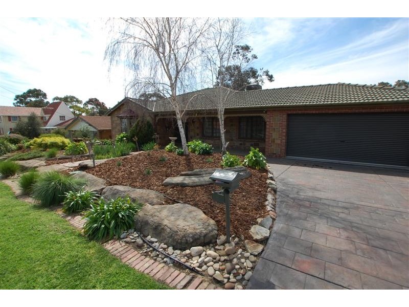 8 Broadmeadow Drive, Flagstaff Hill SA 5159