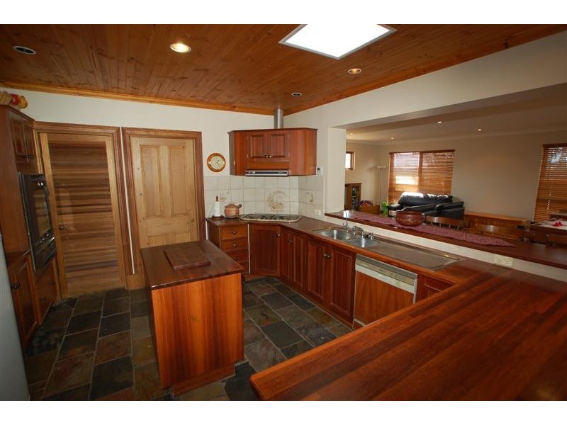8 Broadmeadow Drive, Flagstaff Hill SA 5159