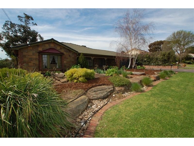 8 Broadmeadow Drive, Flagstaff Hill SA 5159