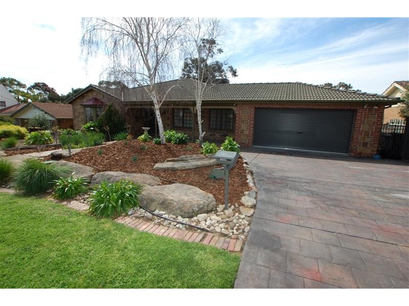 8 Broadmeadow Drive, Flagstaff Hill SA 5159