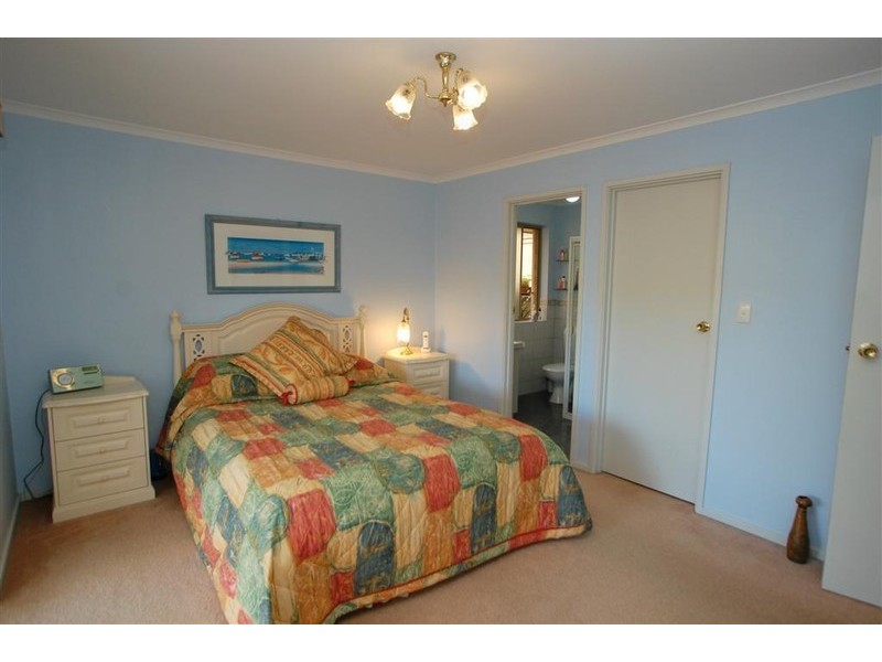 12 Banksia Road, Aberfoyle Park SA 5159