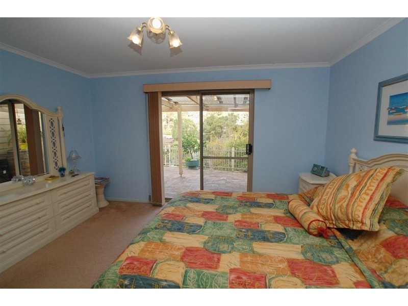 12 Banksia Road, Aberfoyle Park SA 5159