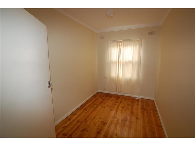 13 Tiparra Ave, Park Holme SA 5043
