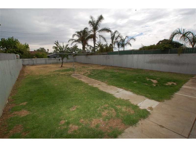 13 Tiparra Ave, Park Holme SA 5043