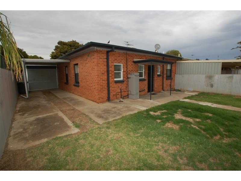 13 Tiparra Ave, Park Holme SA 5043