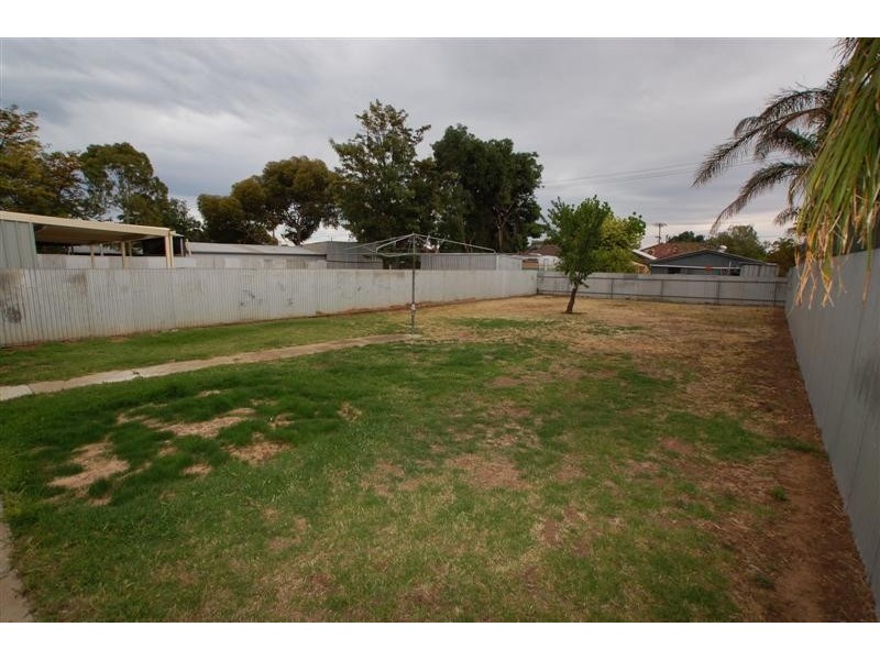 13 Tiparra Ave, Park Holme SA 5043