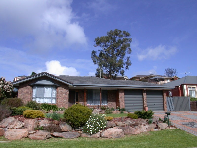 2 Douglas Fir Court, Aberfoyle Park SA 5159