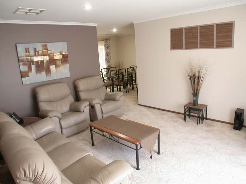 2 Douglas Fir Court, Aberfoyle Park SA 5159