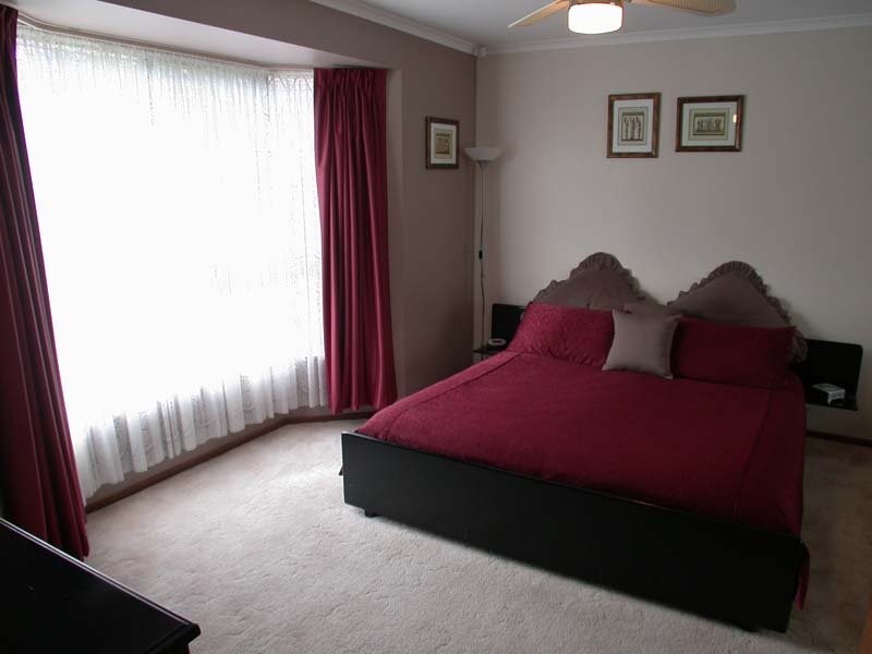 2 Douglas Fir Court, Aberfoyle Park SA 5159