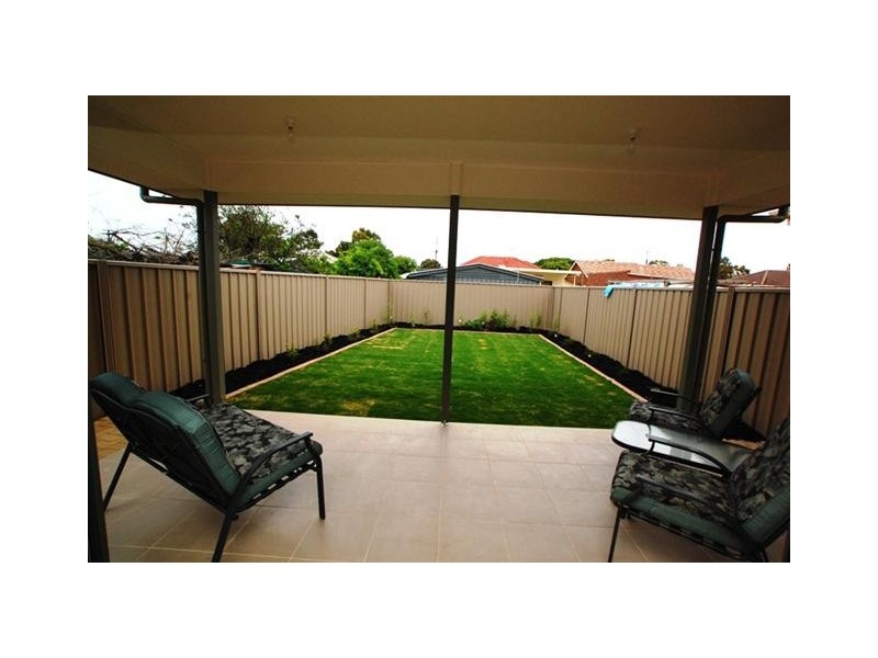 21 Burton Avenue, Park Holme SA 5043