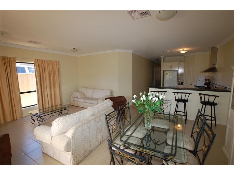 27 Scott Avenue, Clovelly Park SA 5042