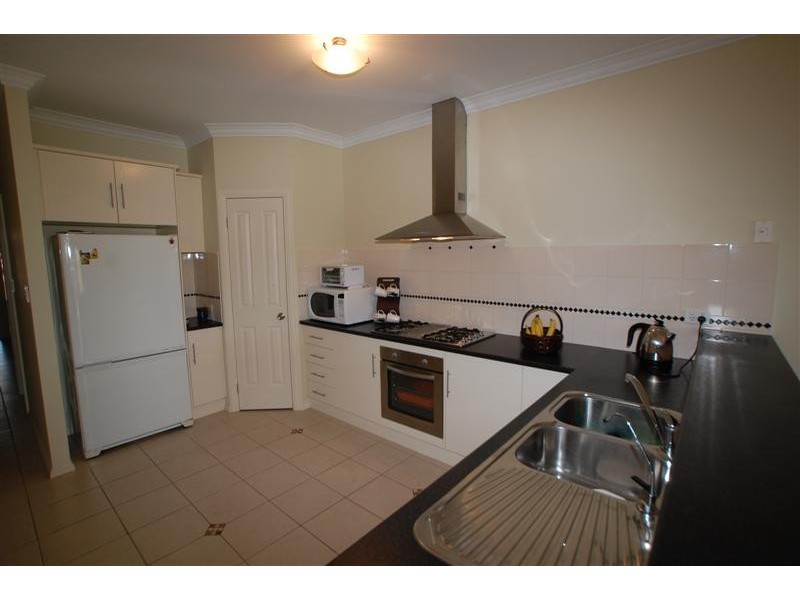 27 Scott Avenue, Clovelly Park SA 5042