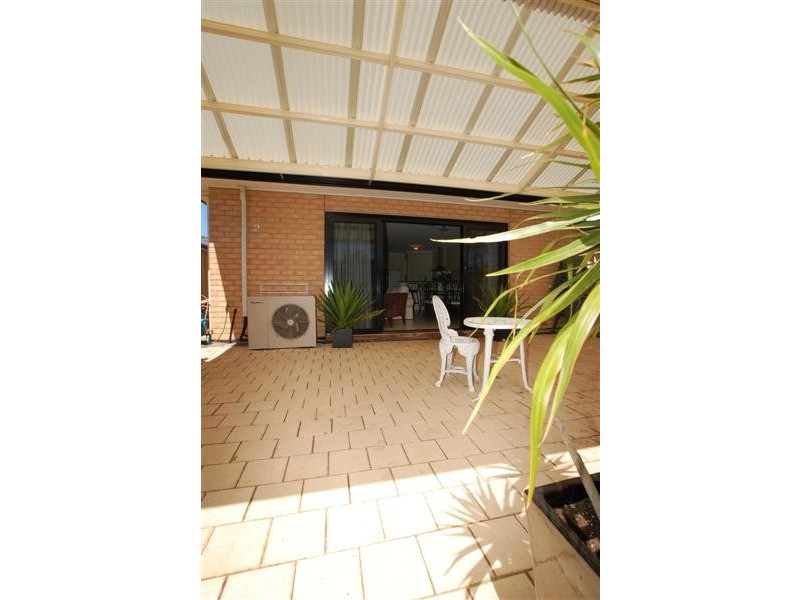 27 Scott Avenue, Clovelly Park SA 5042