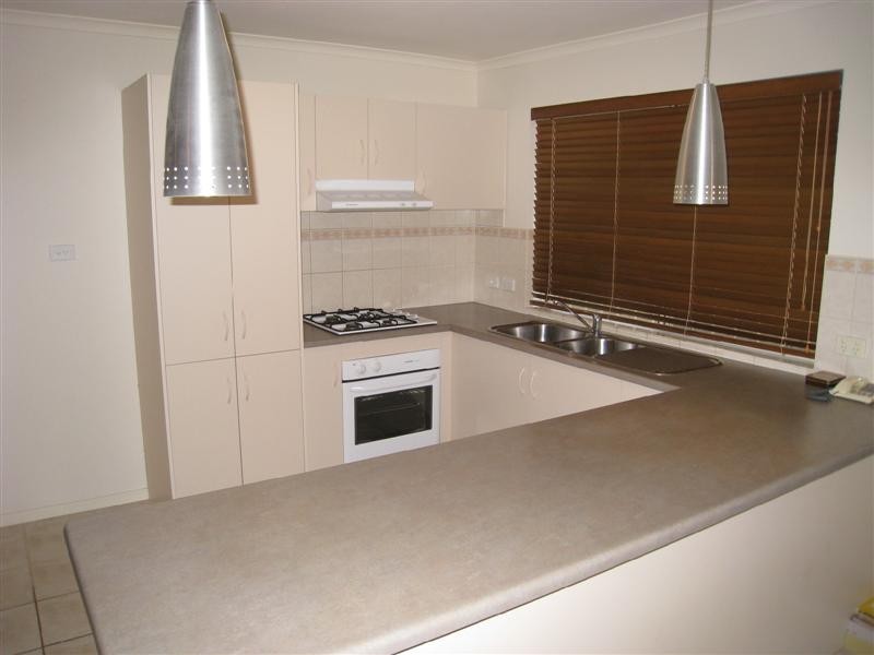 18 Verdant Parade, Woodcroft SA 5162