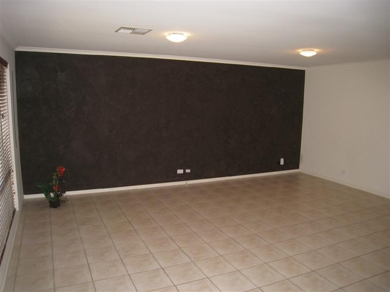 18 Verdant Parade, Woodcroft SA 5162