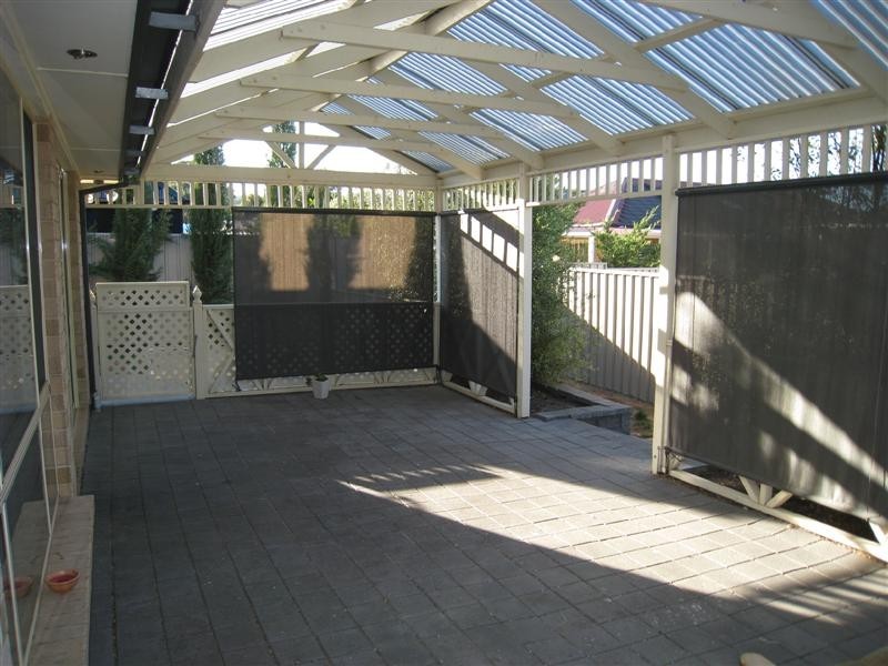 18 Verdant Parade, Woodcroft SA 5162