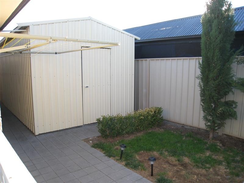 18 Verdant Parade, Woodcroft SA 5162