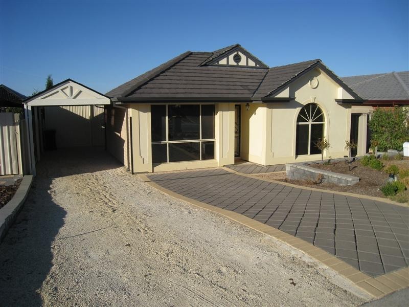 18 Verdant Parade, Woodcroft SA 5162