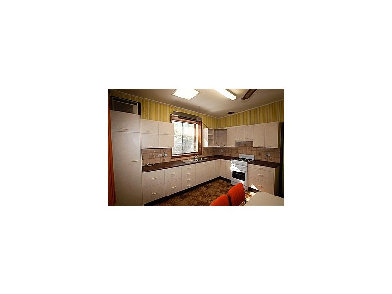 27 Sutton Avenue, Seacombe Gardens SA 5047