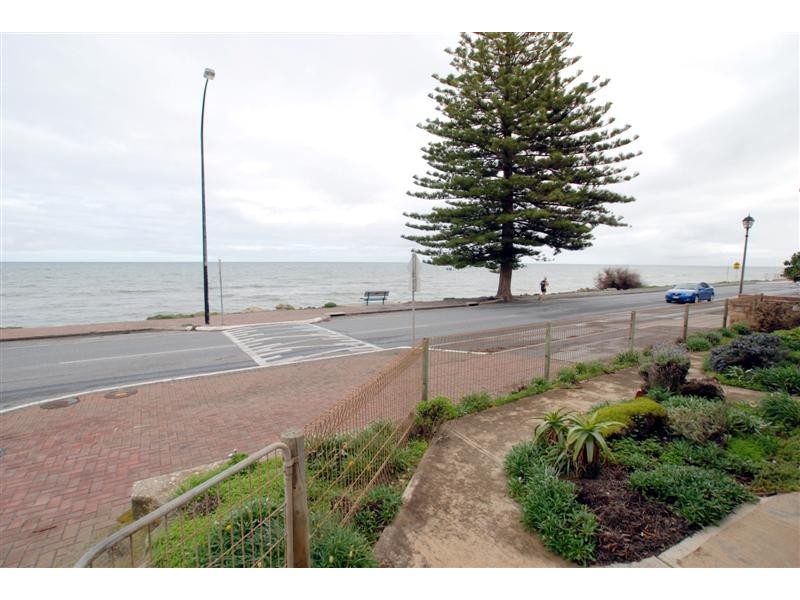 106 Esplanade, Hove SA 5048