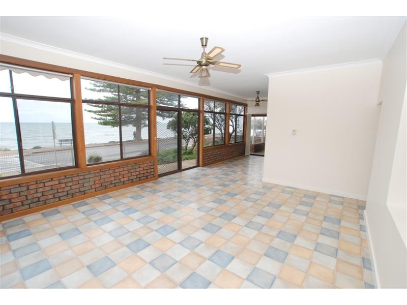 106 Esplanade, Hove SA 5048