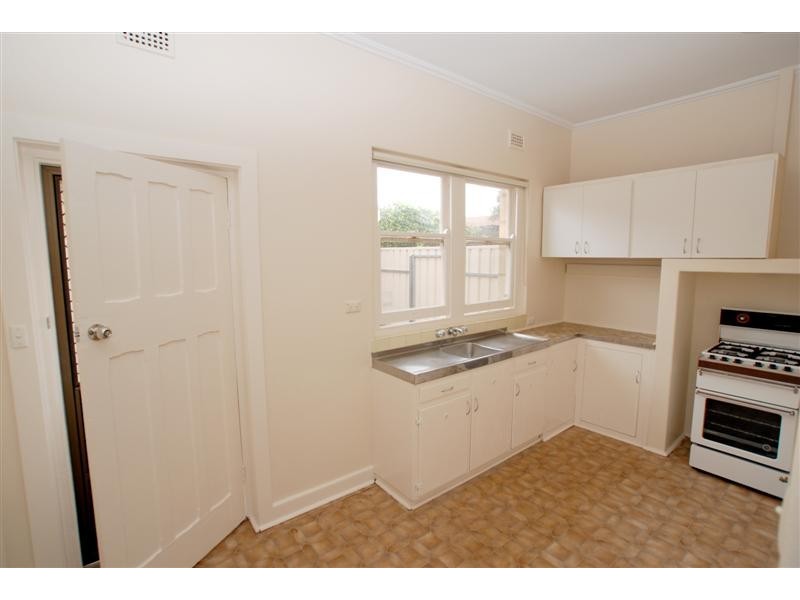 106 Esplanade, Hove SA 5048