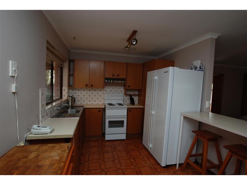 15 Cliff Avenue, Port Noarlunga South SA 5167