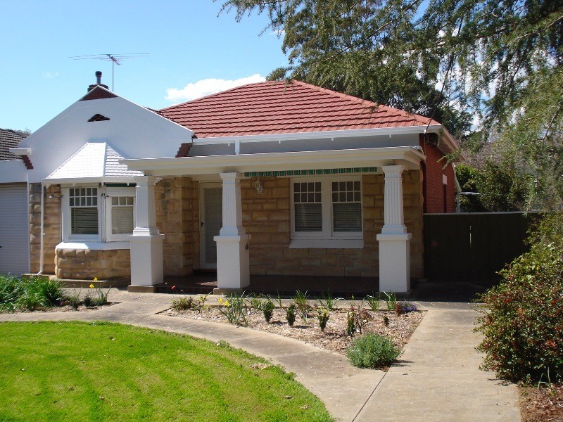 9 Lochwinnoch Road, Torrens Park SA 5062