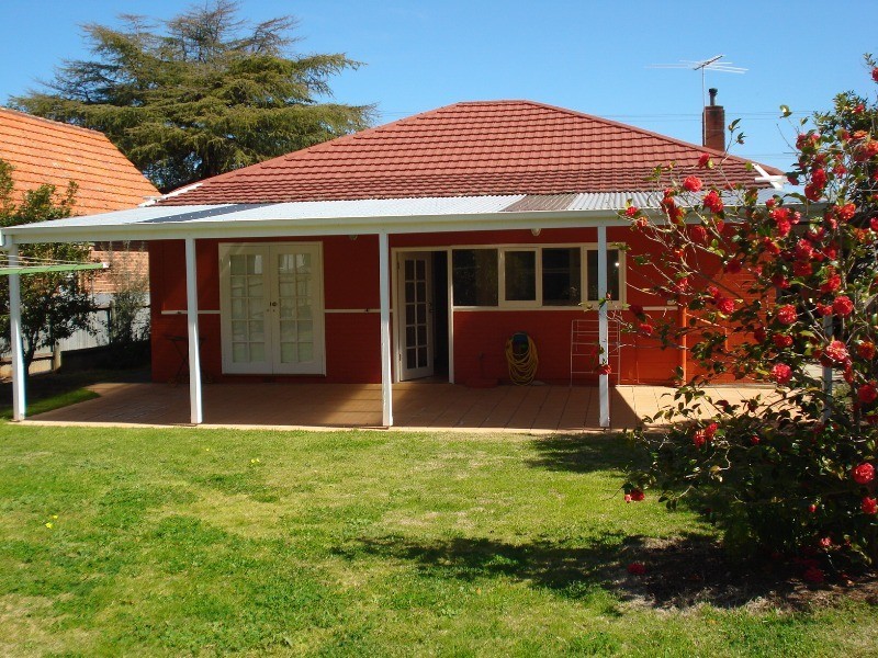 9 Lochwinnoch Road, Torrens Park SA 5062