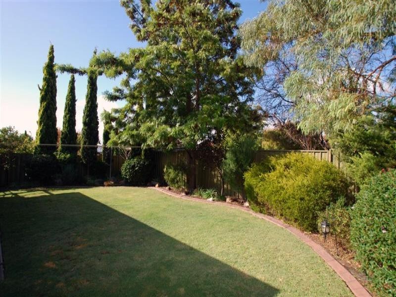 6 Hendrix Crescent, Woodcroft SA 5162