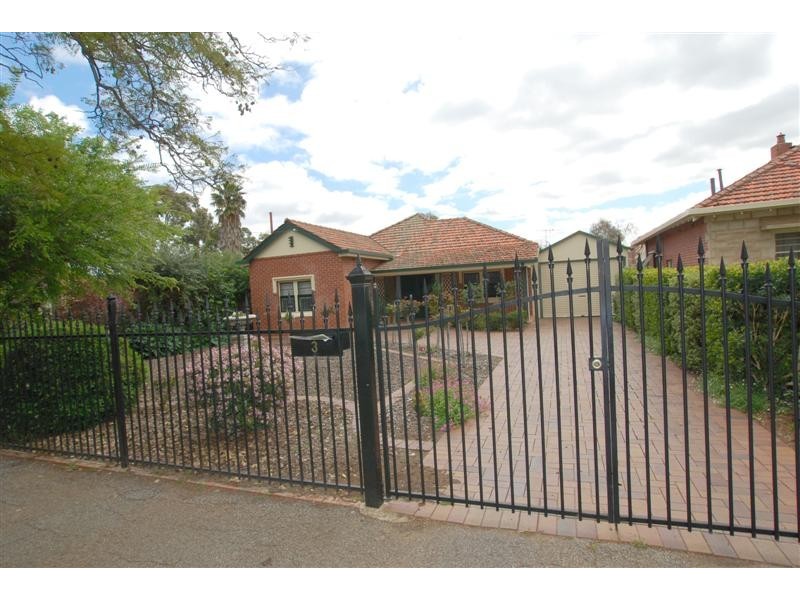 3 Narinna Avenue, Cumberland Park SA 5041