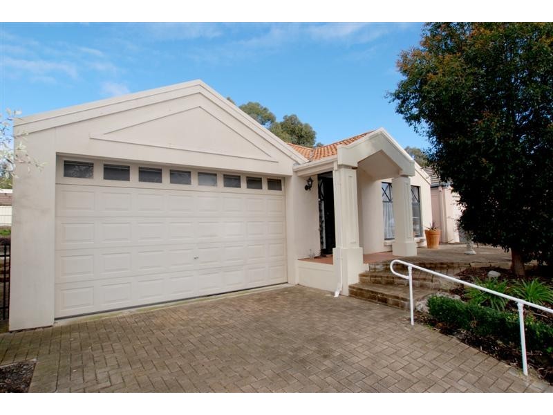 17   Songlark Grove, Flagstaff Hill SA 5159